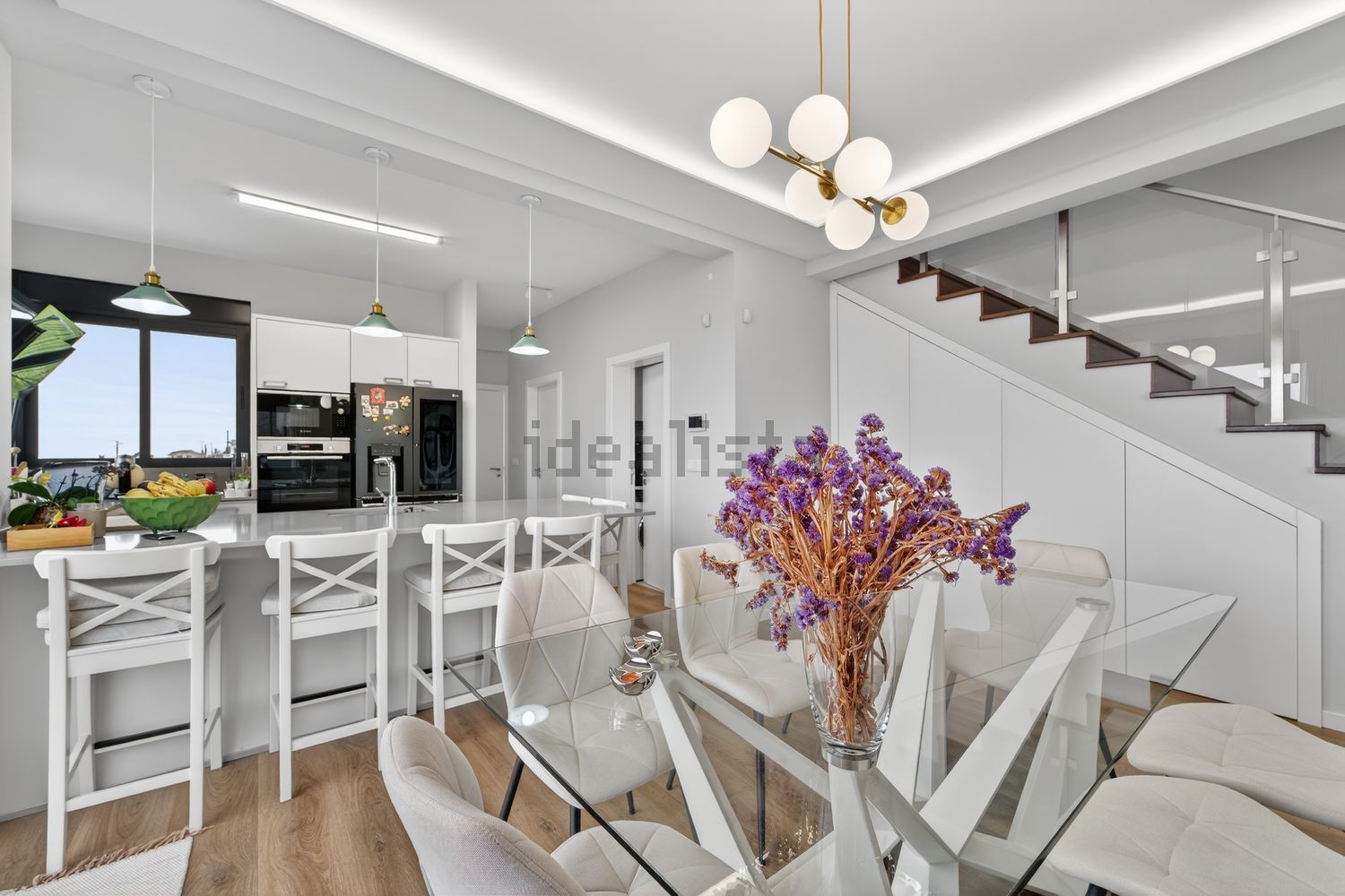 小楼房或独栋别墅出售在Gaula - 客厅