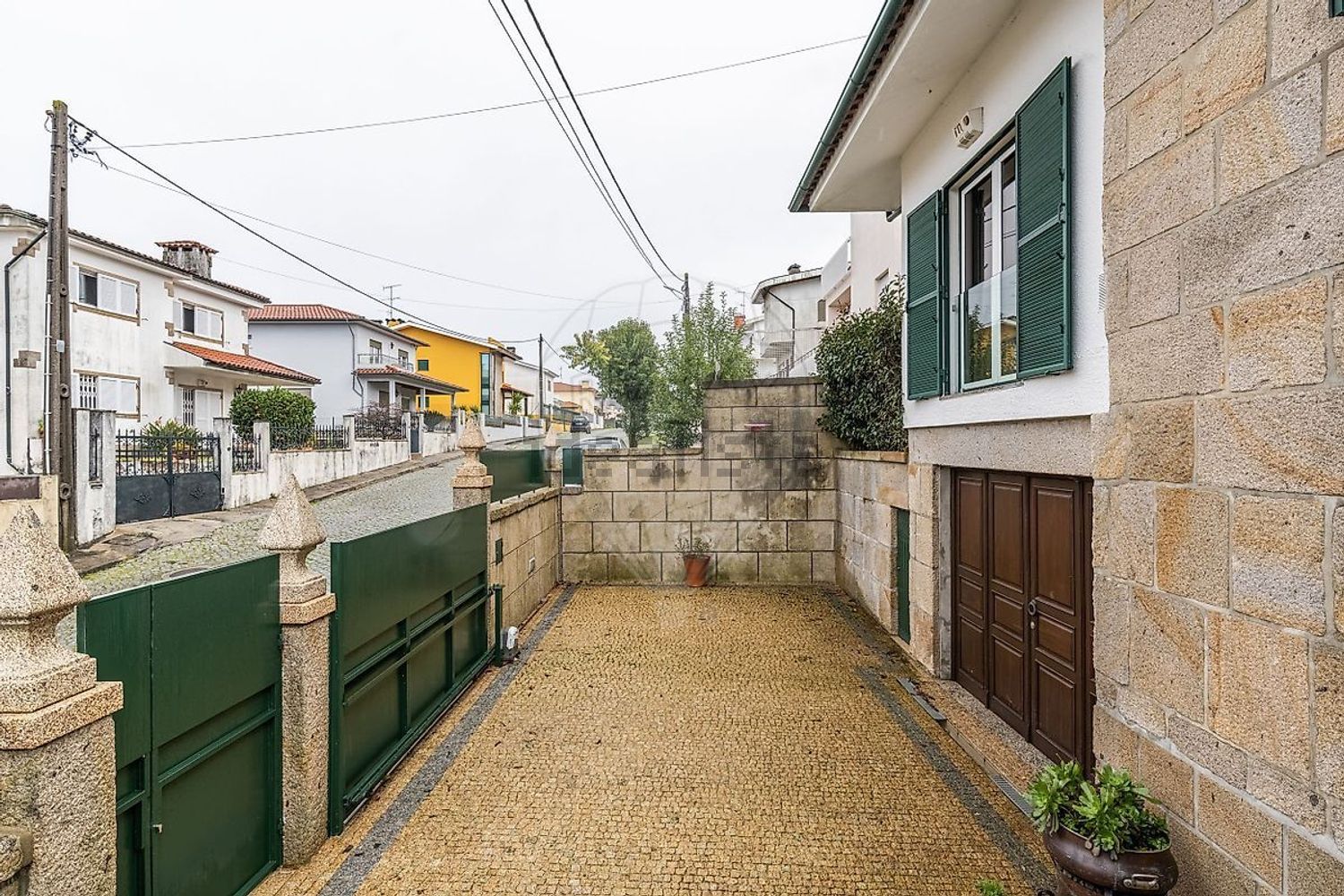 小楼房或独栋别墅出售在Rua Teixeira de Queiroz - 阳台