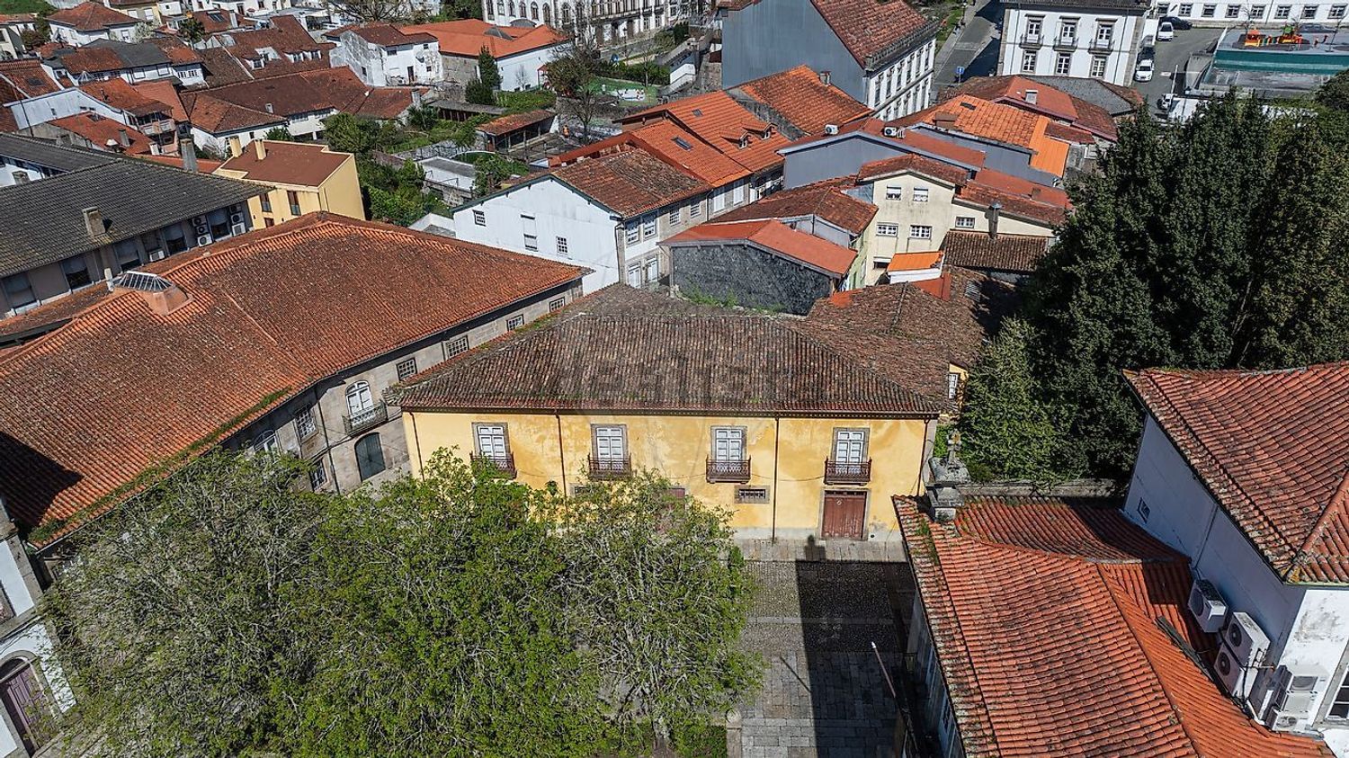 小楼房或独栋别墅出售在Rua dos Bombeiros Voluntários - 照片