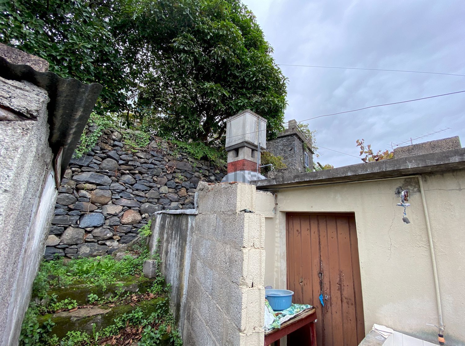 小楼房或独栋别墅出售在Estrada Dom Manuel I, 125 - 外立面