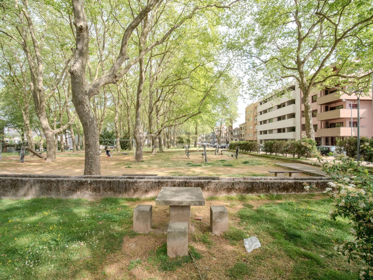 公寓 t3出售在Praça da Corujeira, 24 - 花园