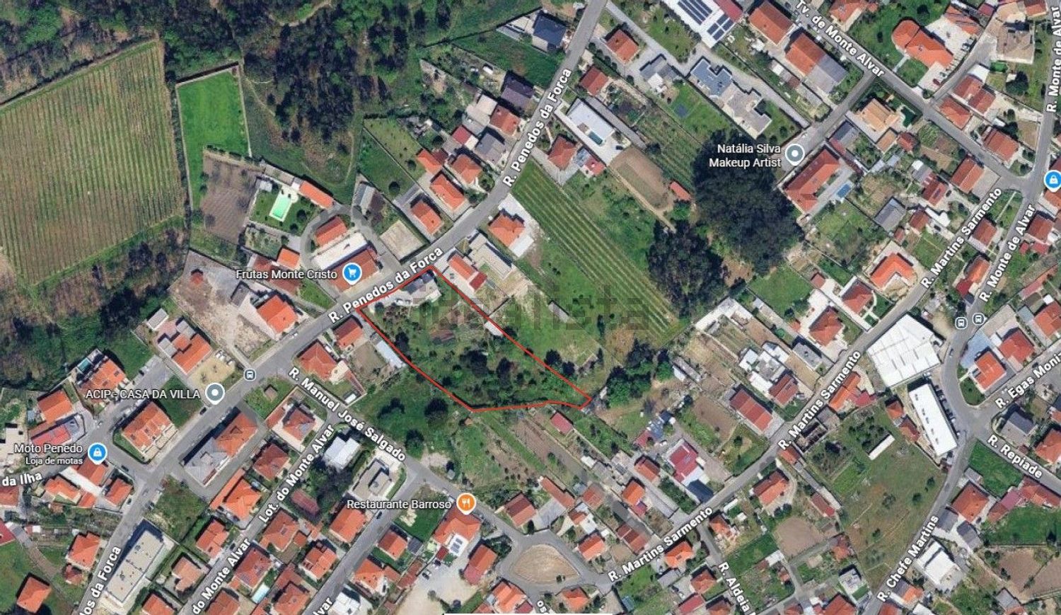 小楼房或独栋别墅出售在Rua Penedos da Forca, 930 - 周边
