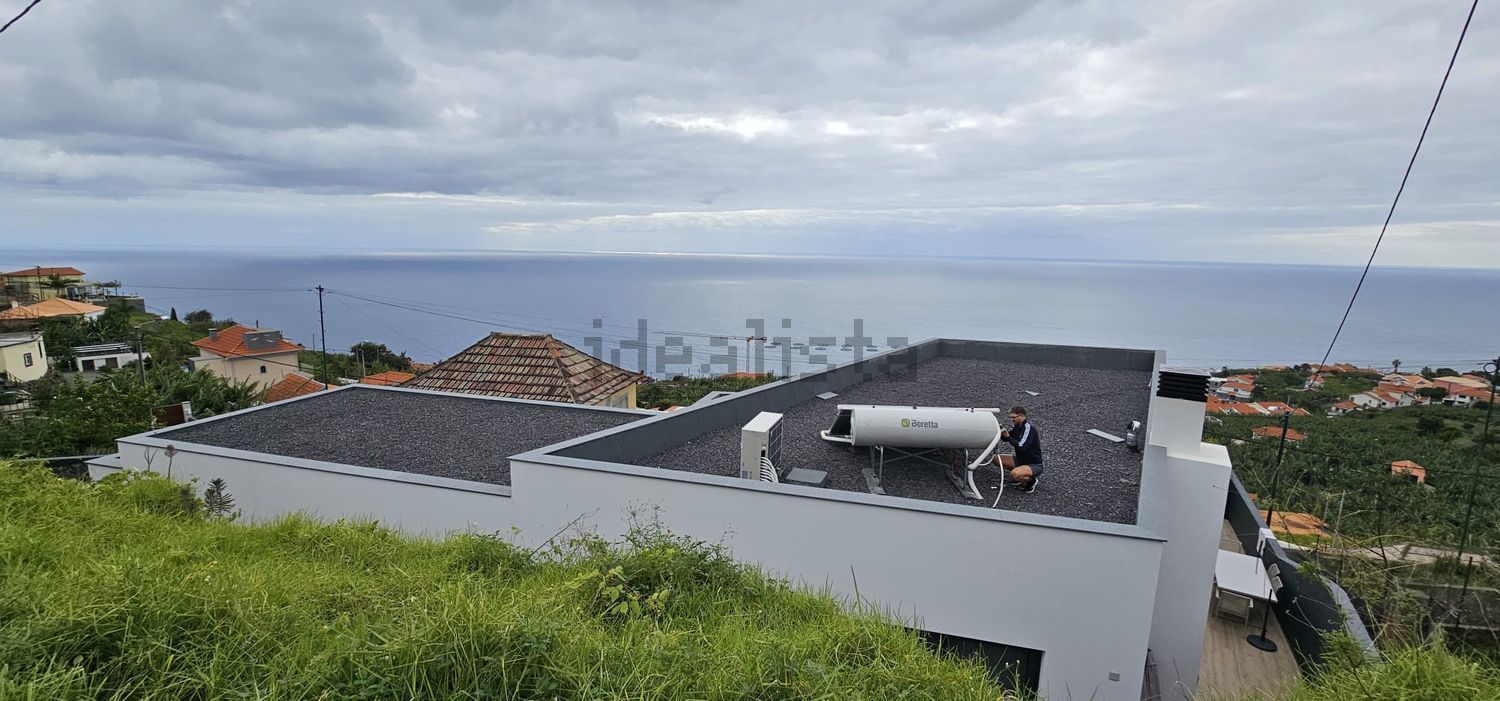 小楼房或独栋别墅出售在Arco da Calheta - 照片