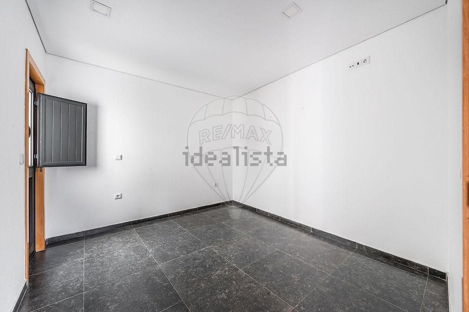双拼别墅出售在Rua de Santa Eulália, 728 - 居住