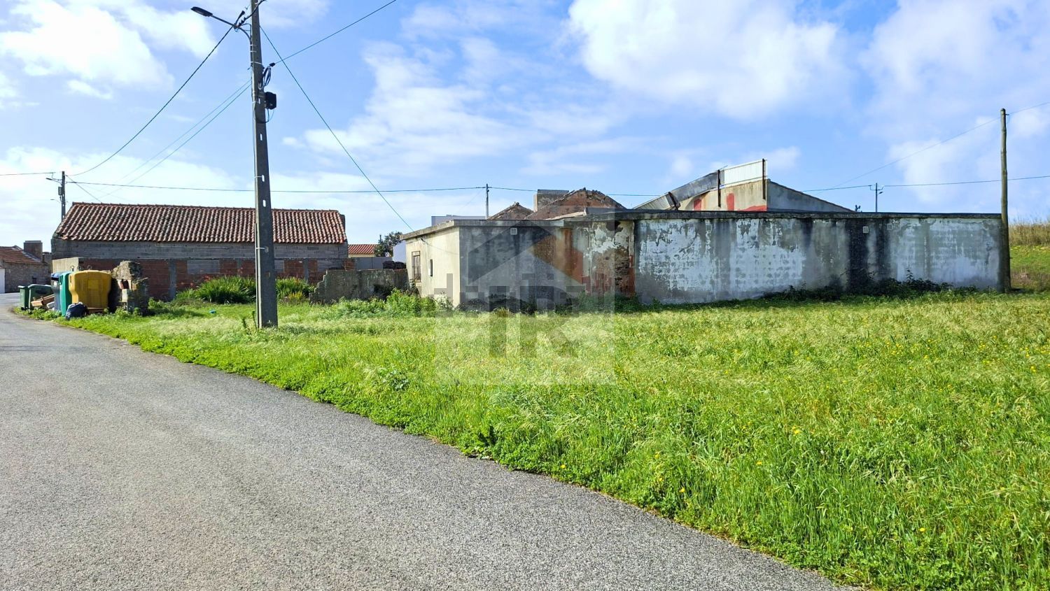 小楼房或独栋别墅出售在Santo Onofre e Serra do Bouro - 外立面