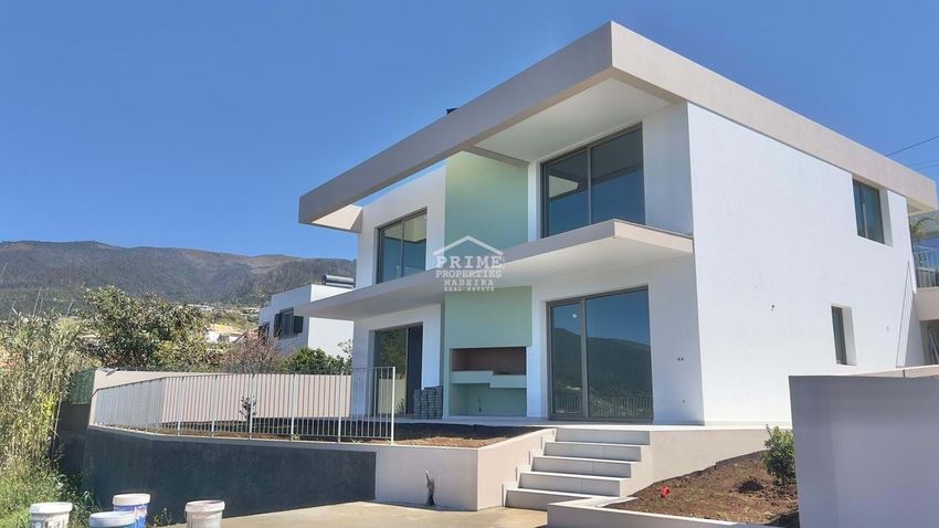 小楼房或别墅出售在Arco da Calheta