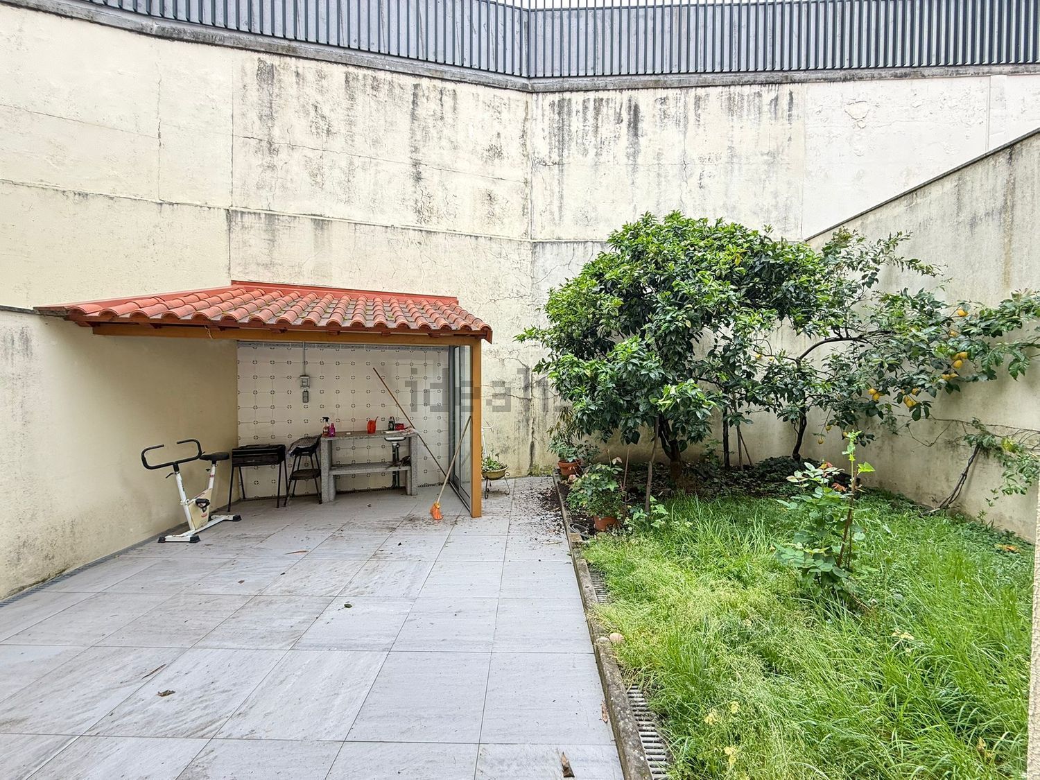 双拼别墅出售在Rua da Via Cova - 外立面