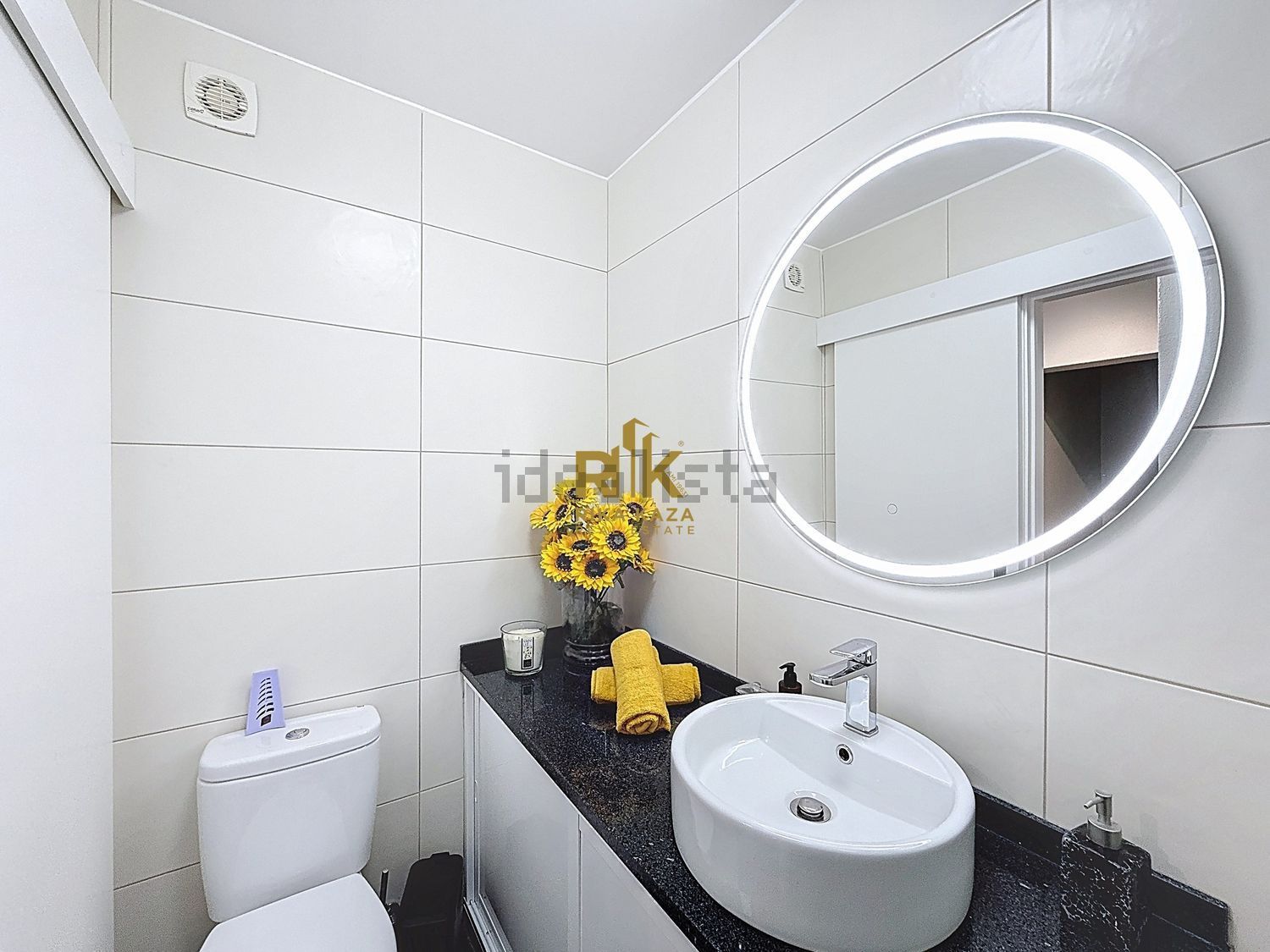 公寓 t4出售在Avenida da Madalena , Conjunto Habitacional Madalena , Bloco F2 s/n - 卫生间