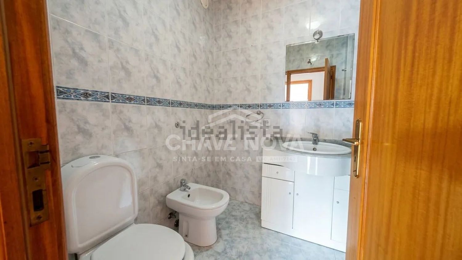 公寓 t3出售在Rua Fofim D'Aquém - 卫生间