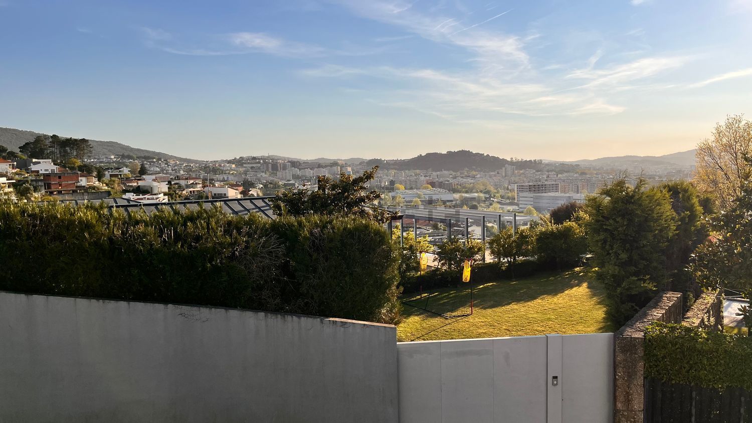 双拼别墅出售在Rua do Loureiro, 20 - 视线