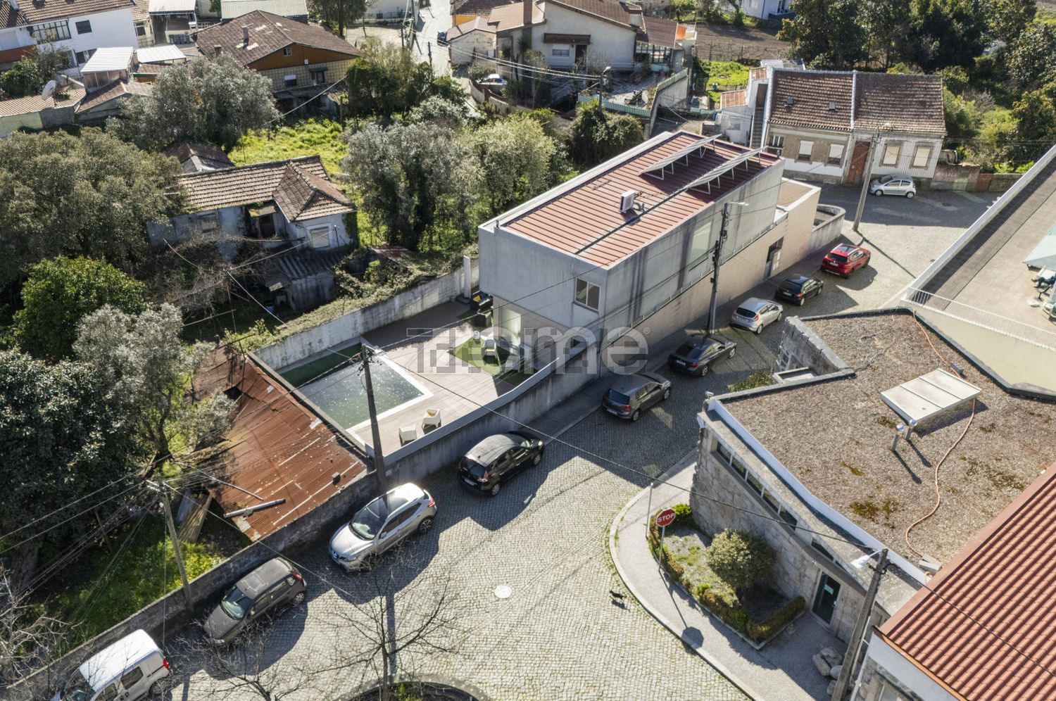 小楼房或独栋别墅出售在Rua Plácido de Abreu, 141 - 详情