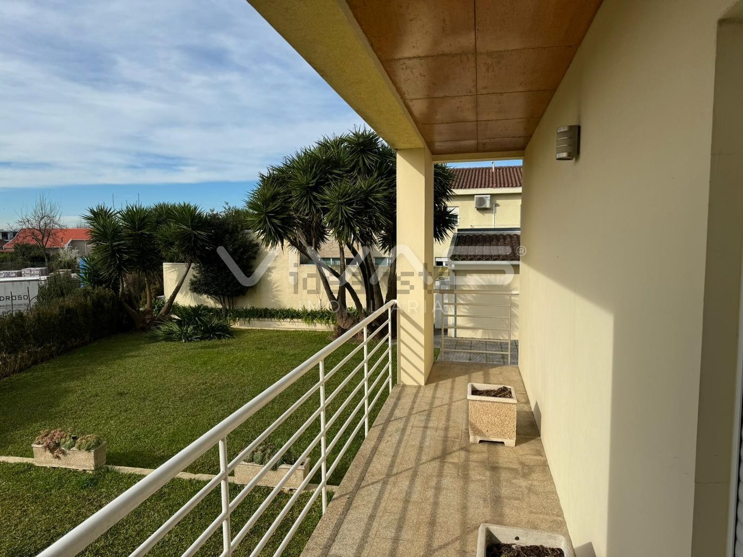出租小楼房或独栋别墅在Vila de Prado - 露台