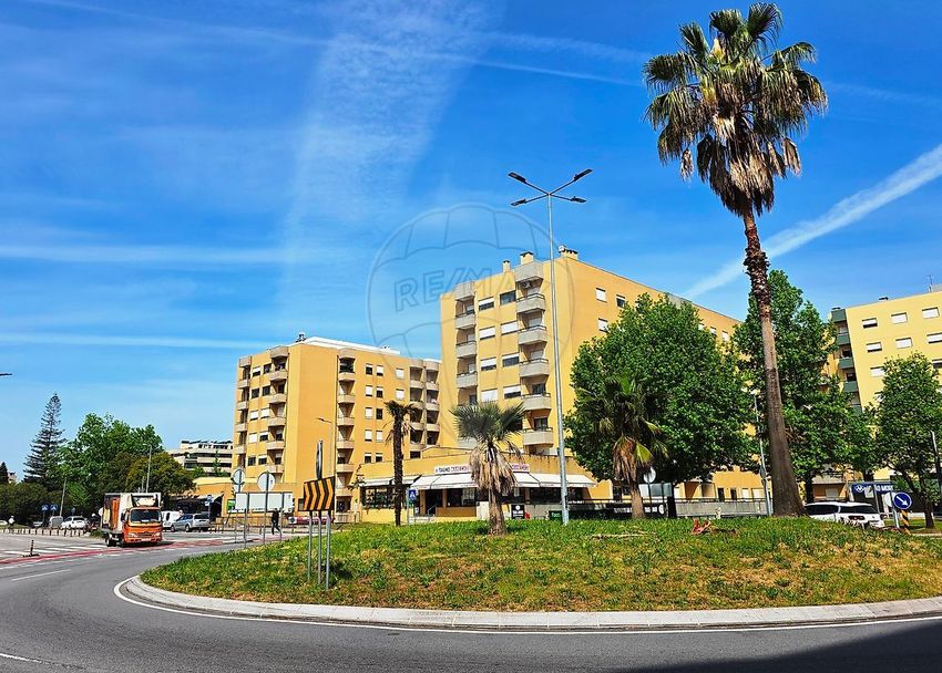 公寓 t4出售在Praça Paulo Vidal