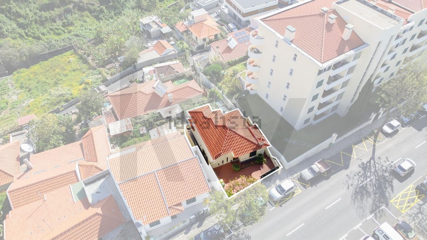 小楼房或独栋别墅出售在Avenida da Madalena s/n - 照片