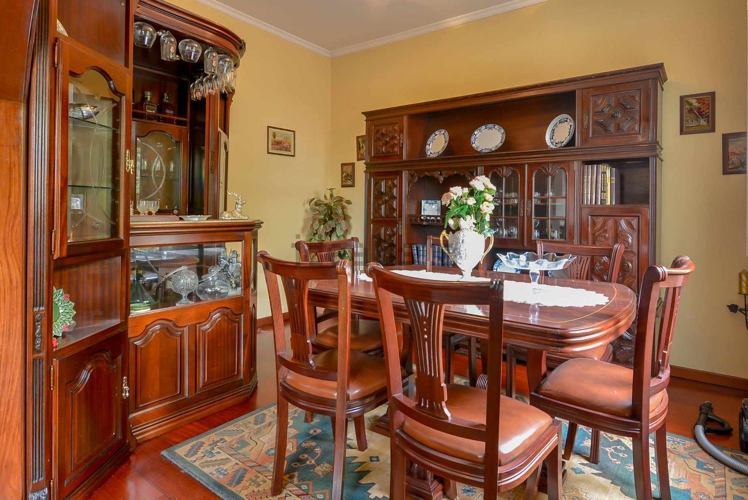 小楼房或独栋别墅出售在Estrada Doutor João Abel de Freitas, 43 - 客厅