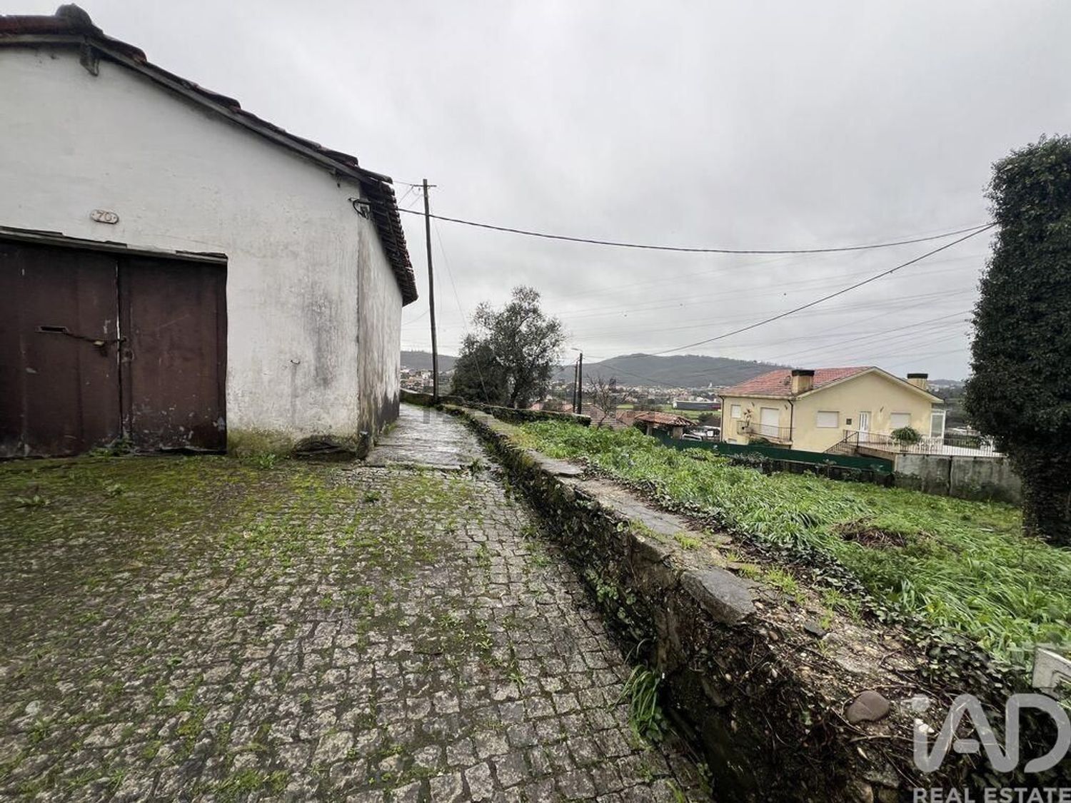 小楼房或别墅出售在Campo e Sobrado - 外立面