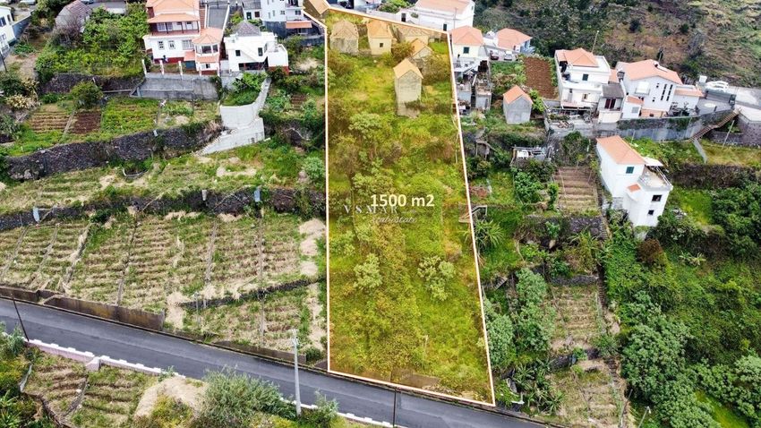 小楼房或别墅出售在Calheta