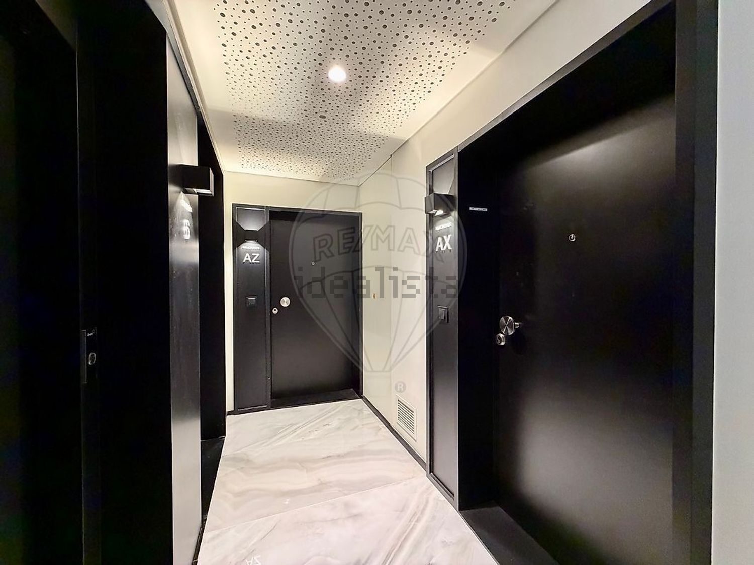 出租公寓 t2在Avenida da República, 1815 - 过道