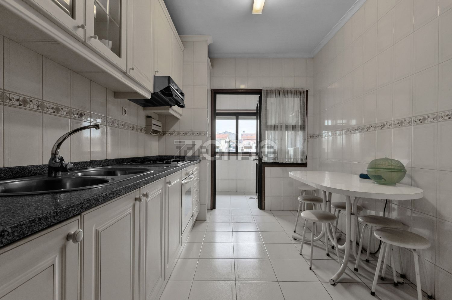 出租公寓 t1在Rua Artur Neves, 185 - 厨房