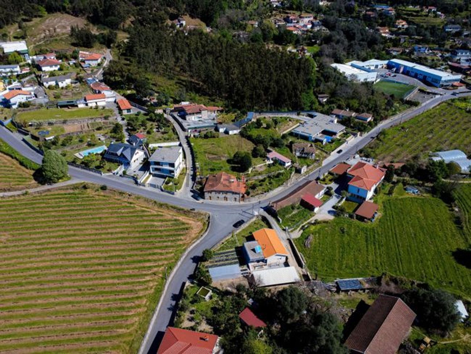 小楼房或独栋别墅出售在Rua de Além s/n - 游泳池