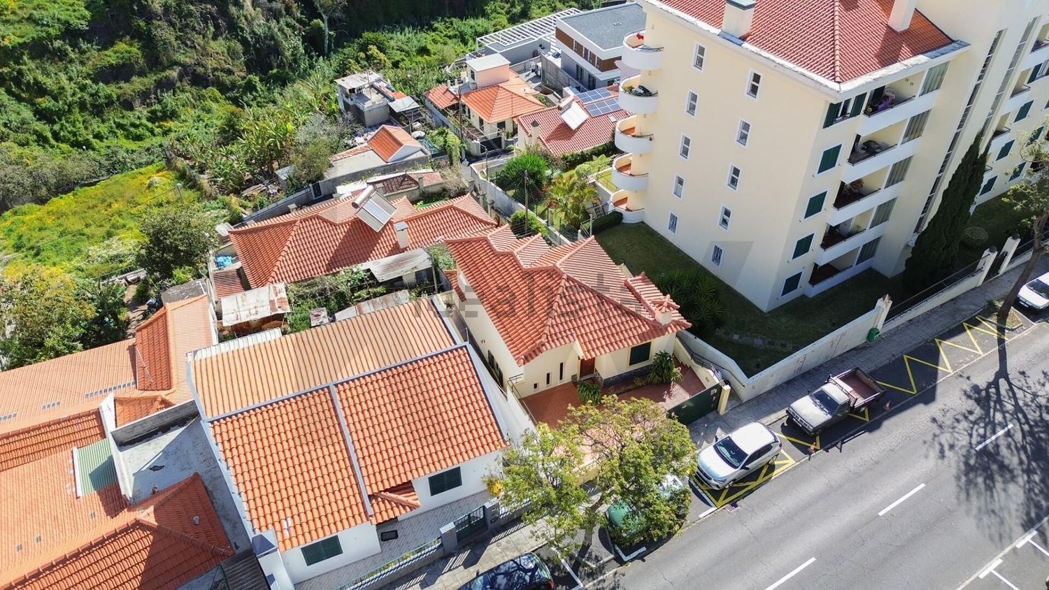 小楼房或独栋别墅出售在Avenida da Madalena s/n - 照片