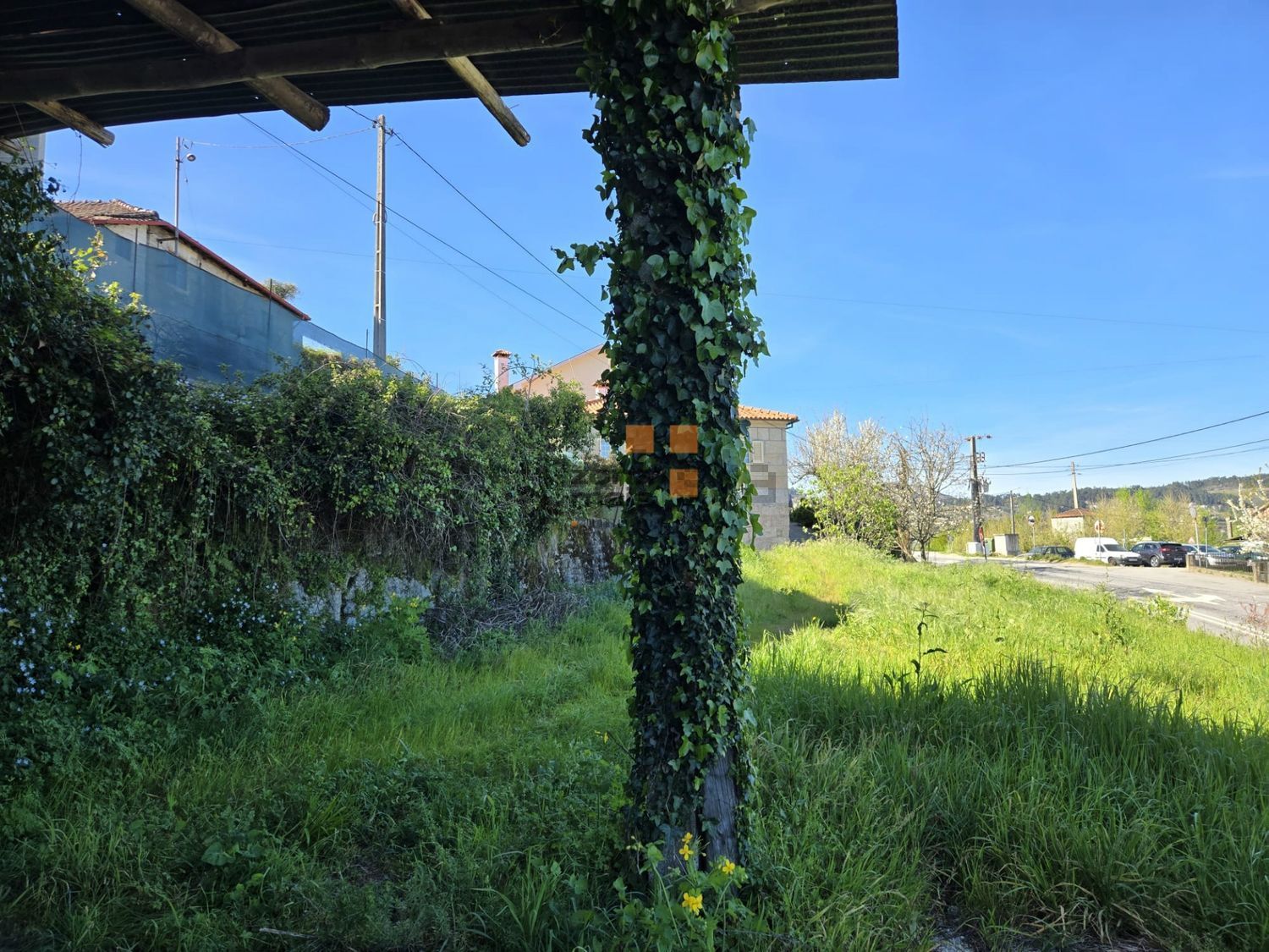 小楼房或独栋别墅出售在Vale de Bouro - 花园