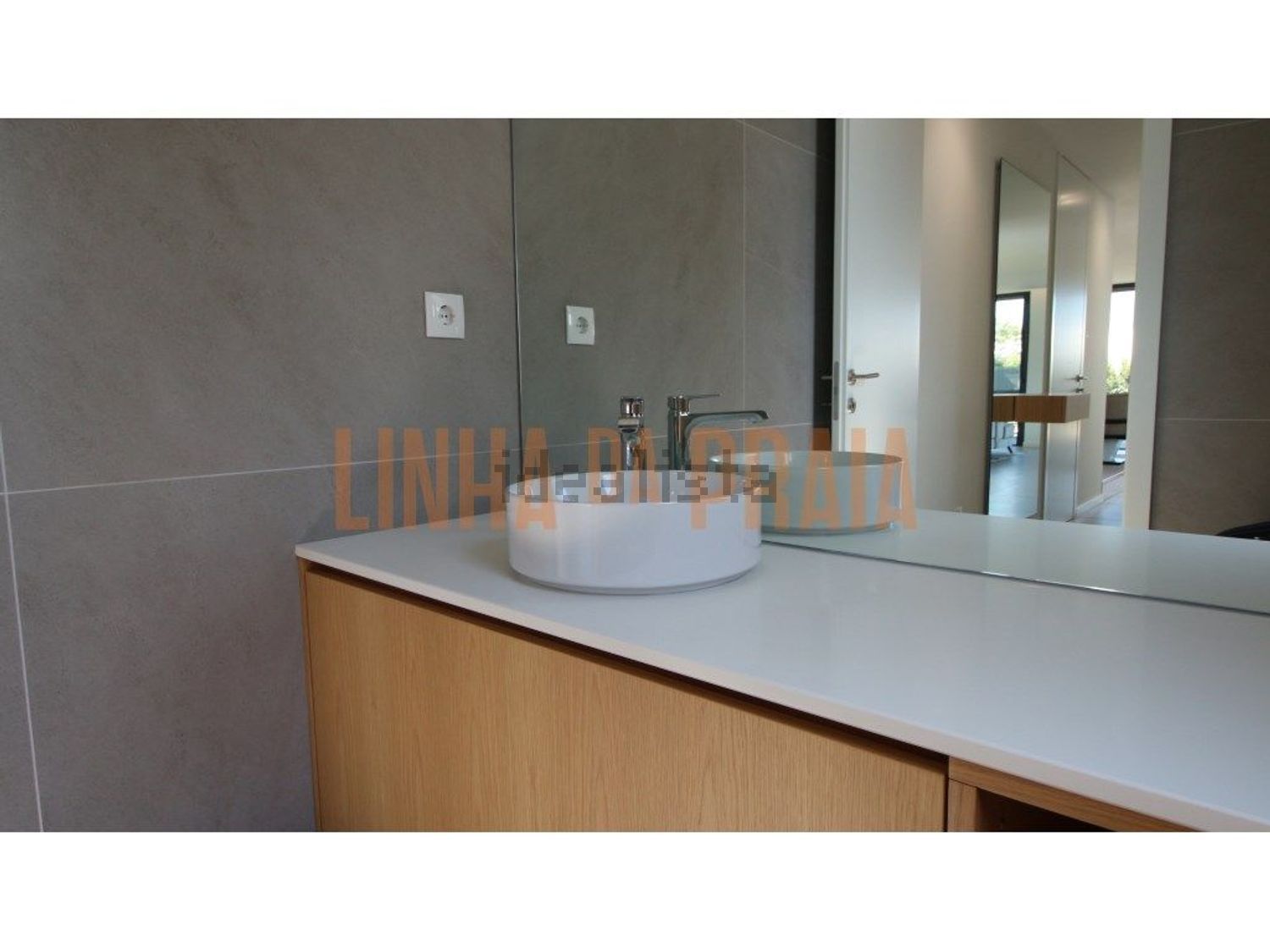 小楼房或独栋别墅出售在Azurara - 卫生间