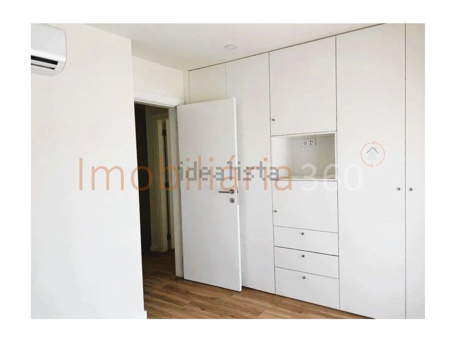 双拼别墅出售在Mirandela - 卧室