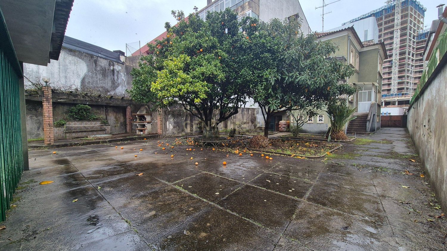 小楼房或独栋别墅出售在Rua de Santos Pousada, 329 - 花园
