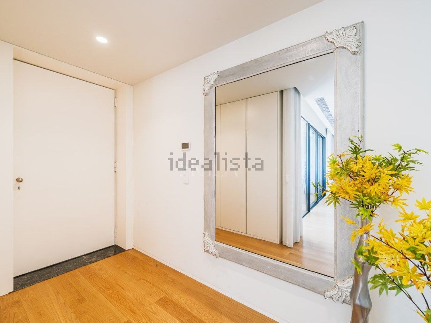 小楼房或独栋别墅出售在Avenida Sagres - 前厅
