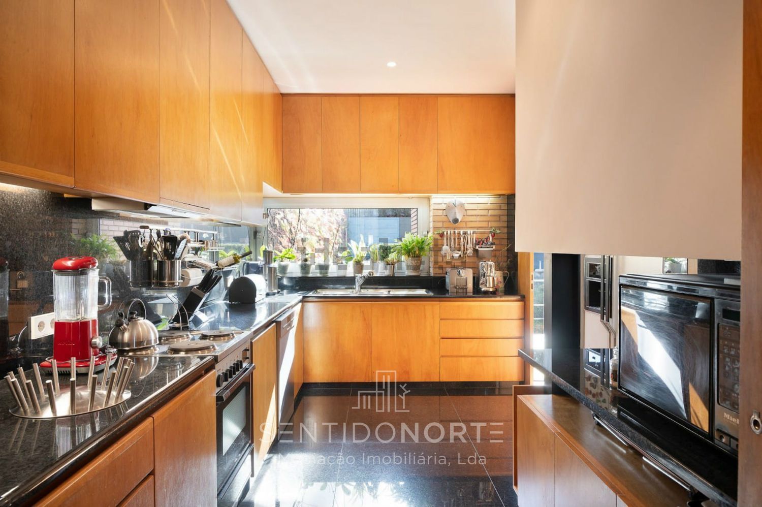 联排别墅出售在Aviz - Cristo Rei - 厨房