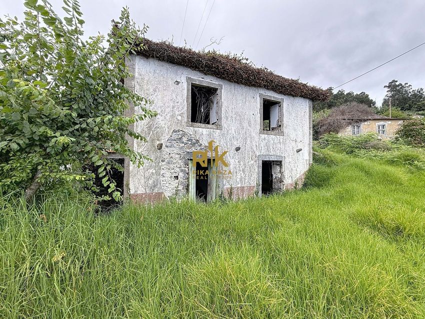 小楼房或独栋别墅出售在Caminho de Cales e Chada