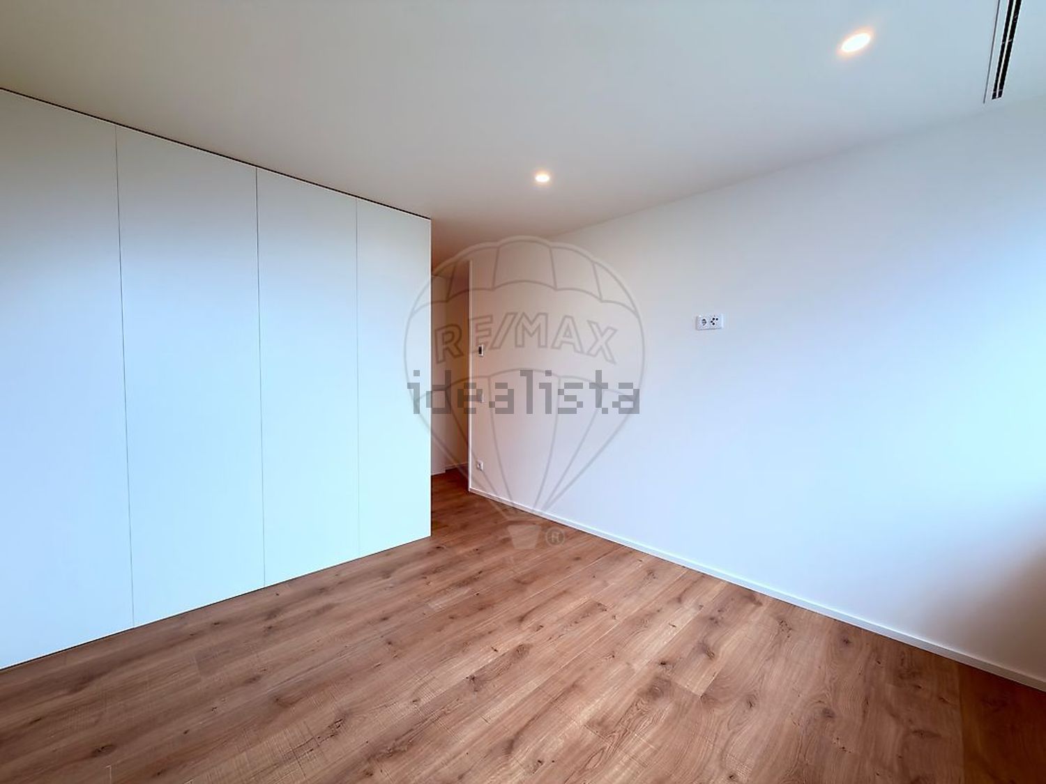 公寓 t3出售在Avenida Doutor Leonardo Coimbra, 99 - 居住
