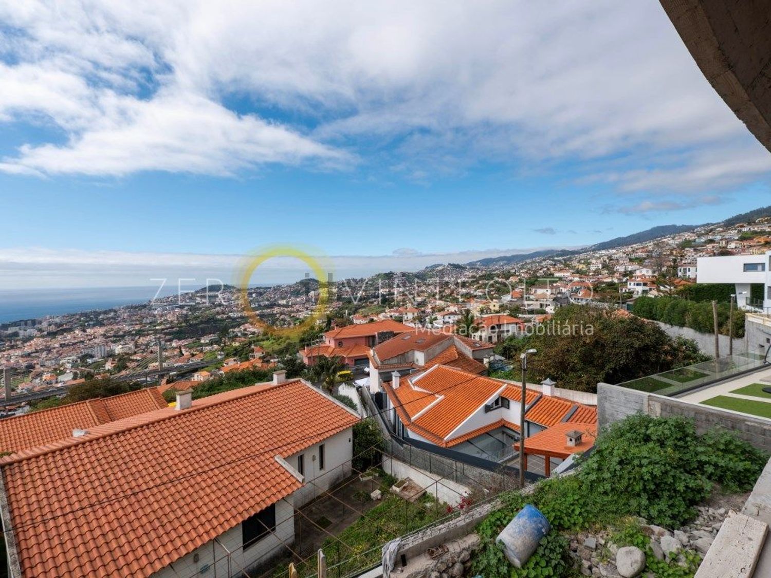 小楼房或独栋别墅出售在Rua Urbanização da Quinta de Santana - 照片