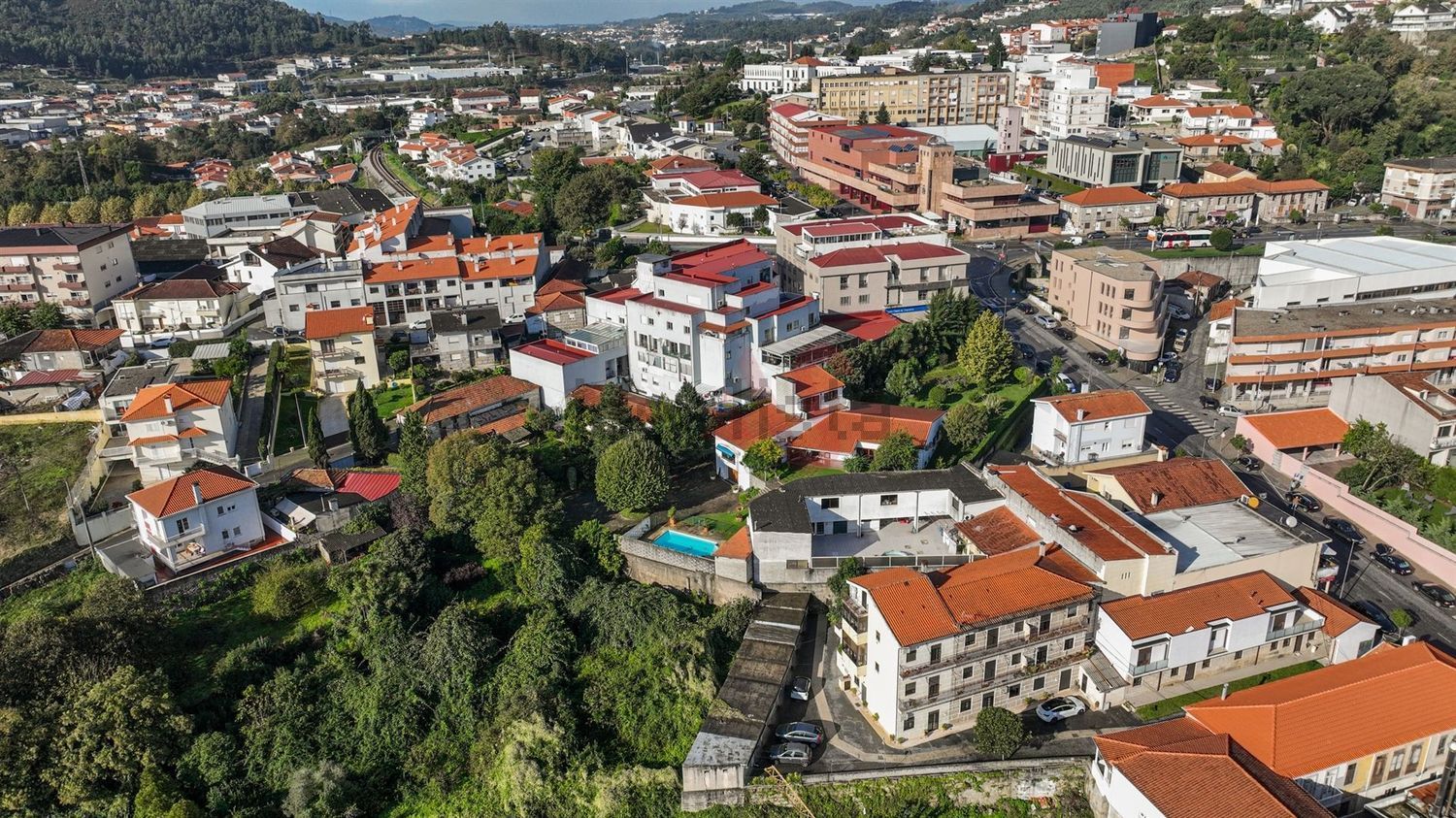 小楼房或独栋别墅出售在Avenida Bombeiros Voluntários, 237 - 照片