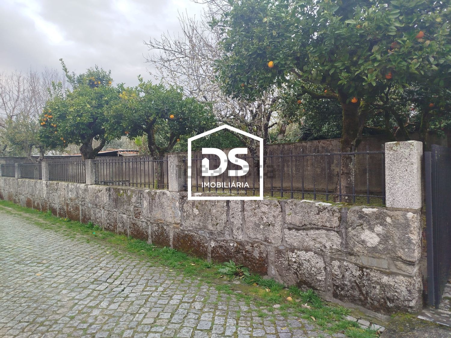 小楼房或独栋别墅出售在Rua do Paço, 95 - 花园