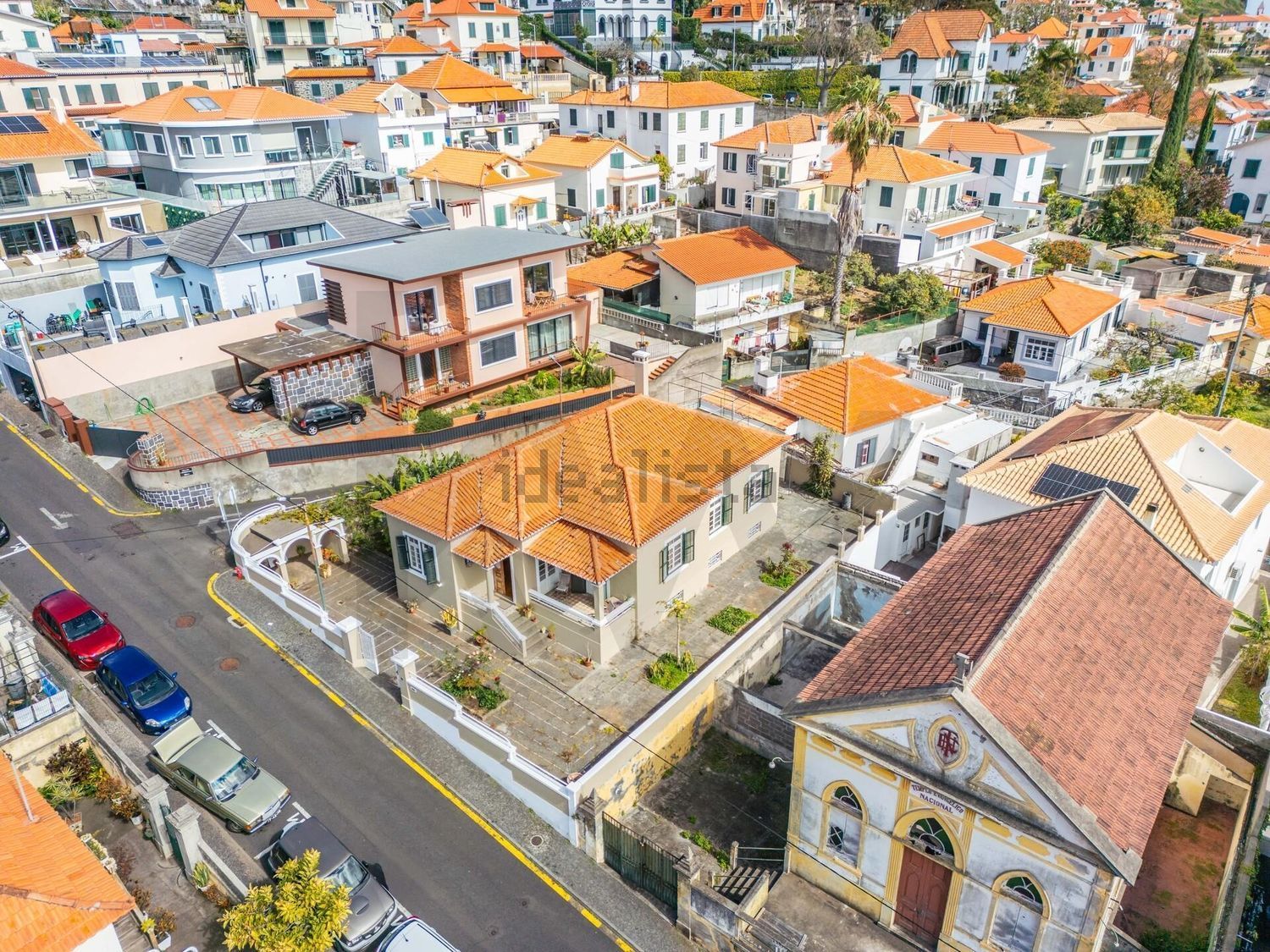 小楼房或独栋别墅出售在Rua de Bartolomeu Dias - 外立面