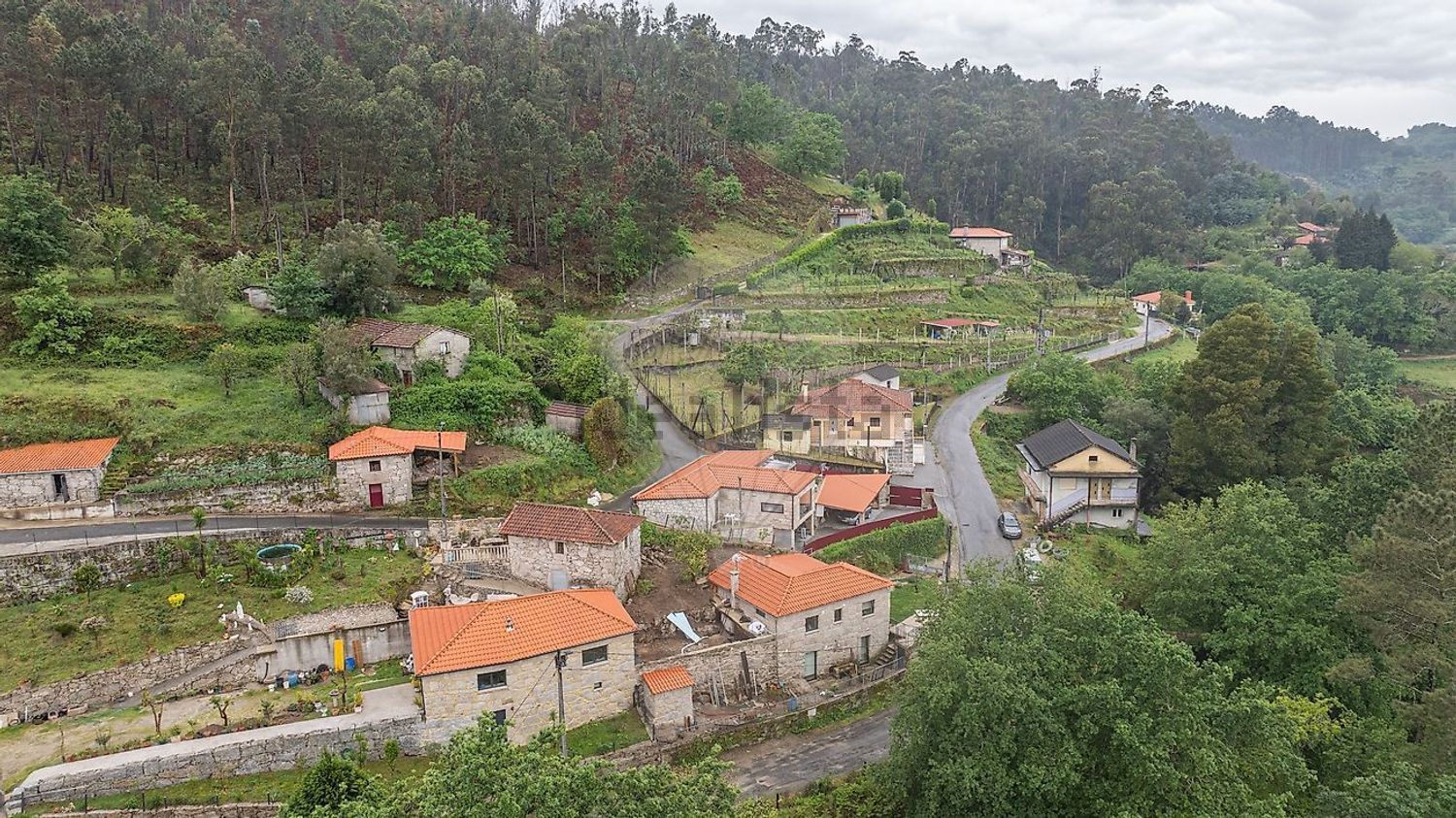 小楼房或独栋别墅出售在Rua de Varzielas s/n - 视线