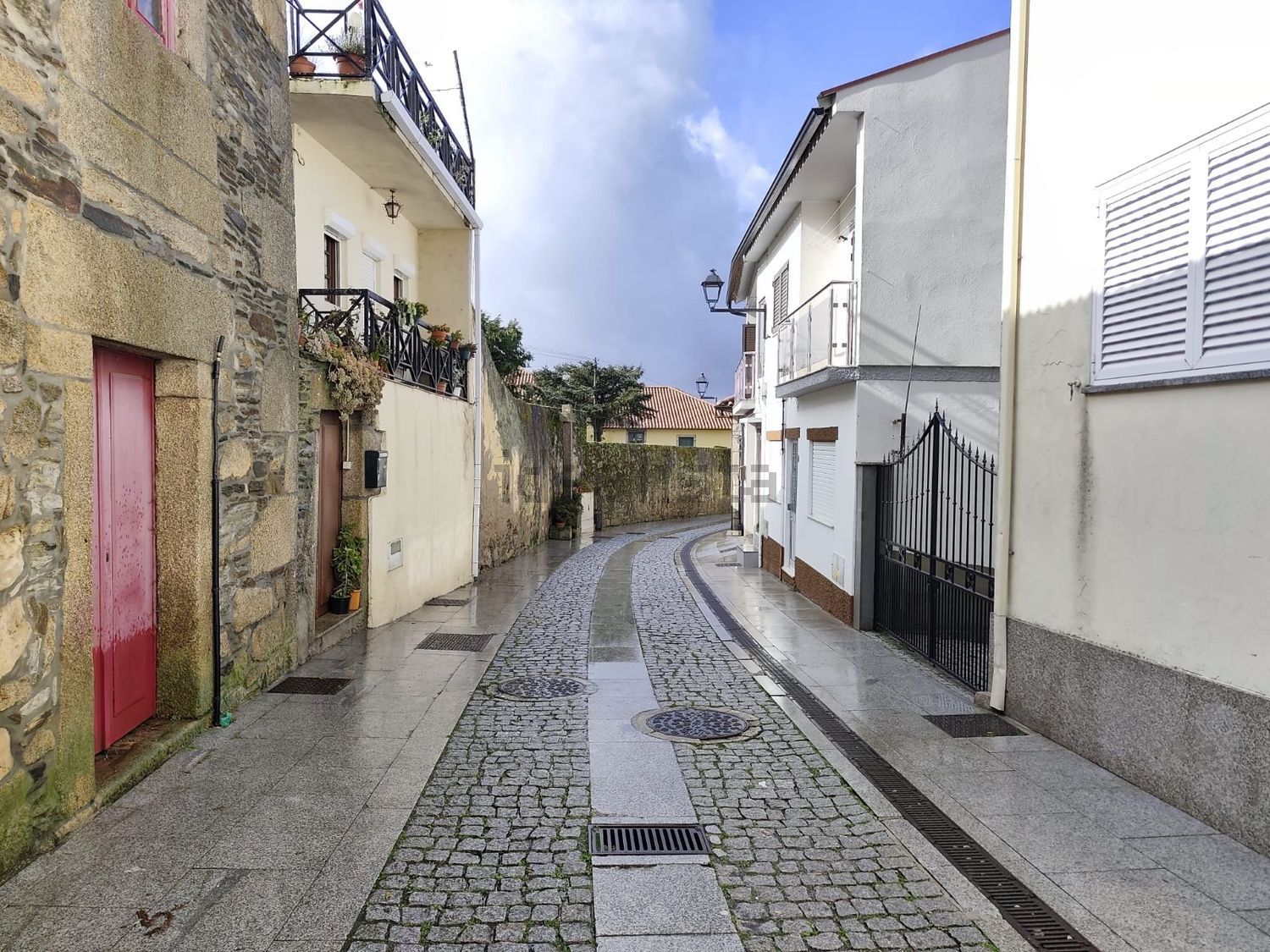双拼别墅出售在Rua Magalhães Coutinho s/n - 详情