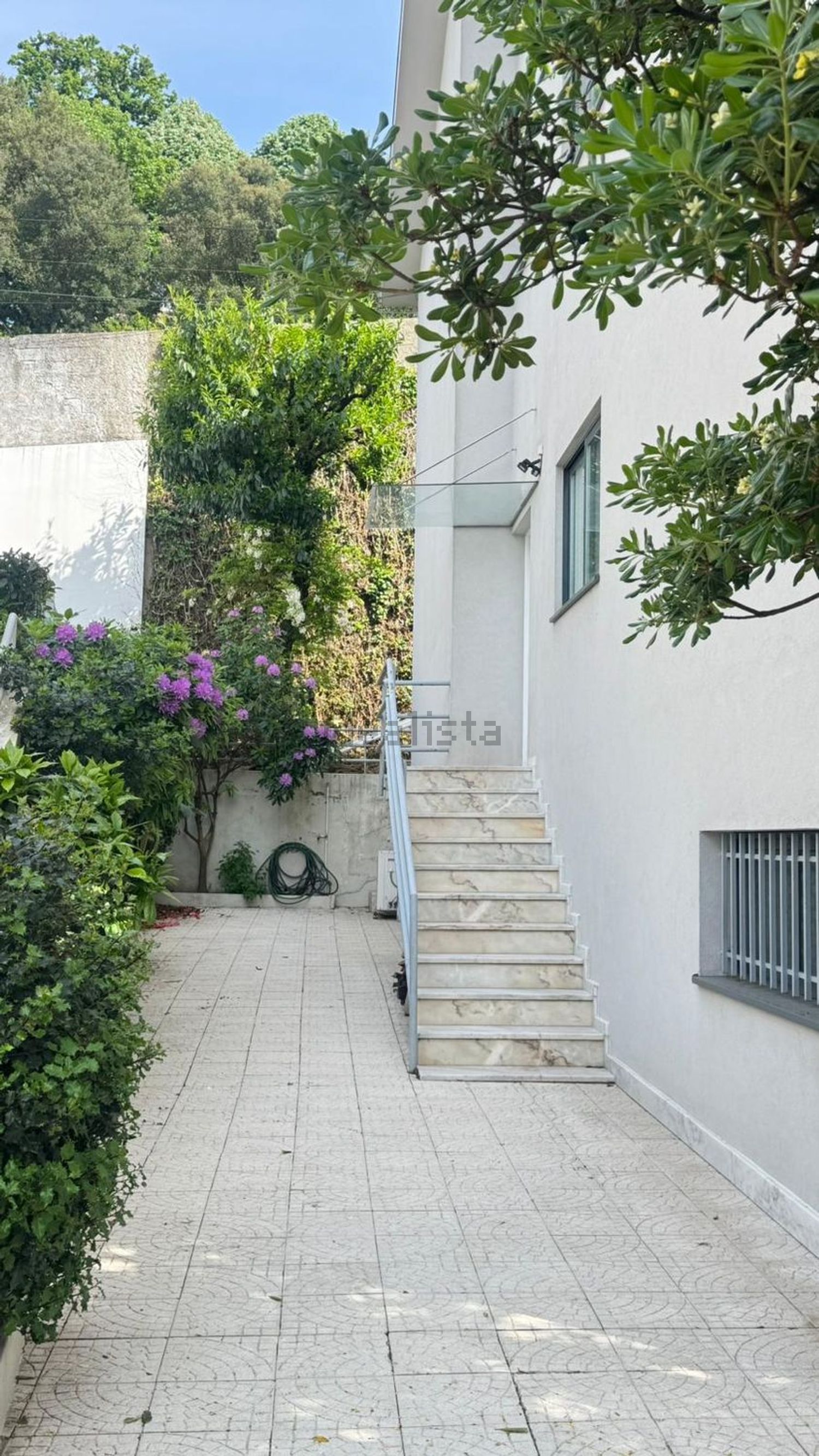 出租小楼房在Rua Teófilo Braga - 外立面