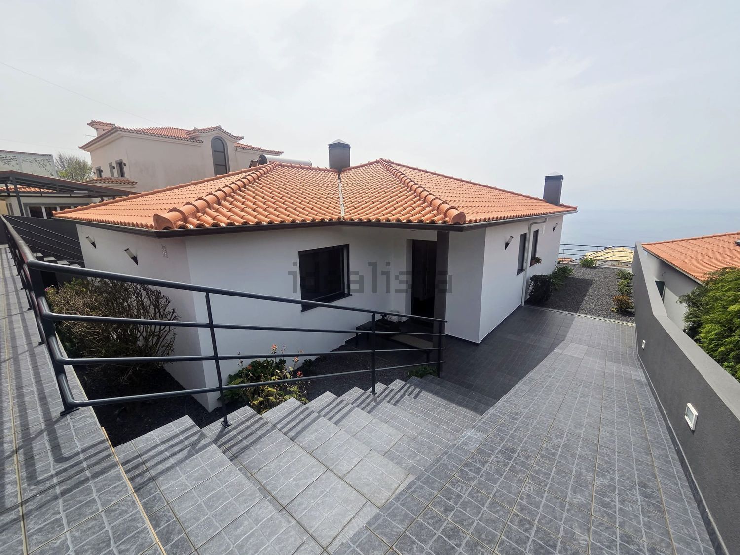 小楼房或独栋别墅出售在Arco da Calheta - 外立面