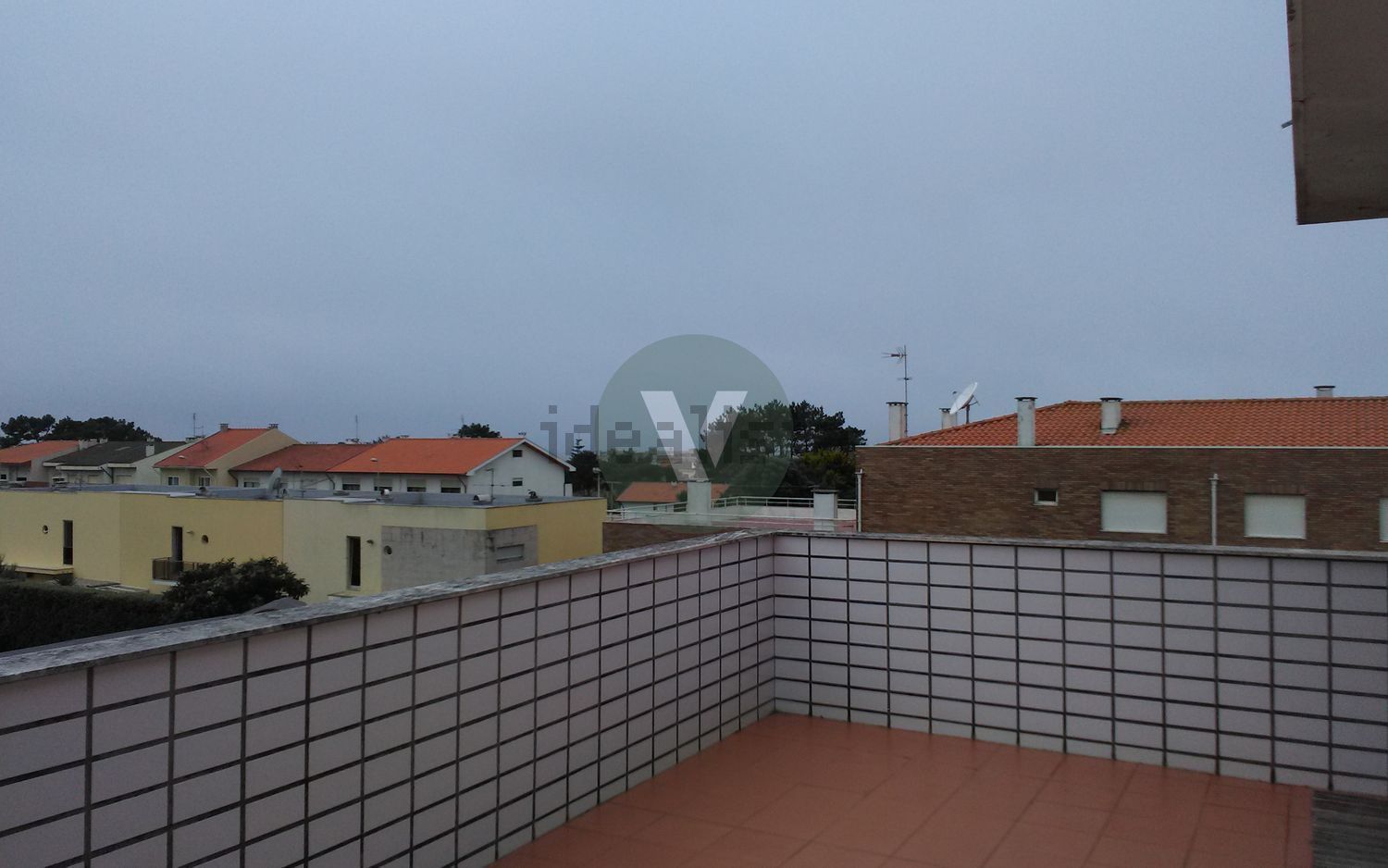 公寓 t1出售在Rua da Praia, 881 - 阳台