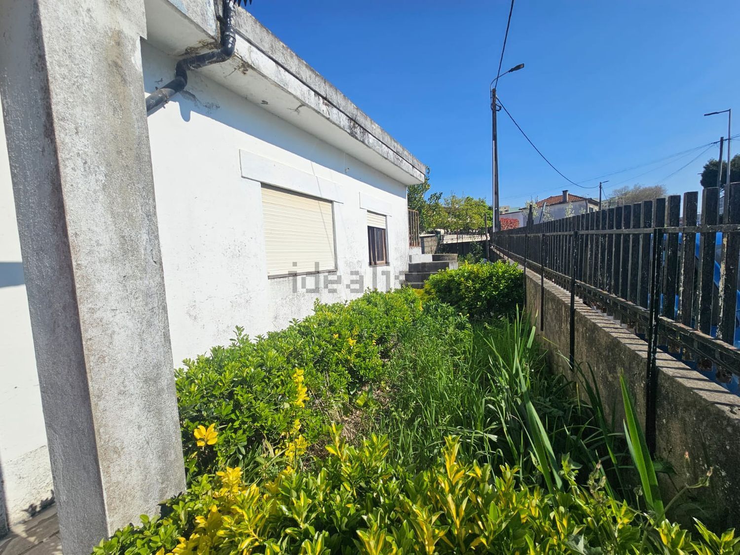 小楼房或独栋别墅出售在Rua Pedra Alta - 外立面