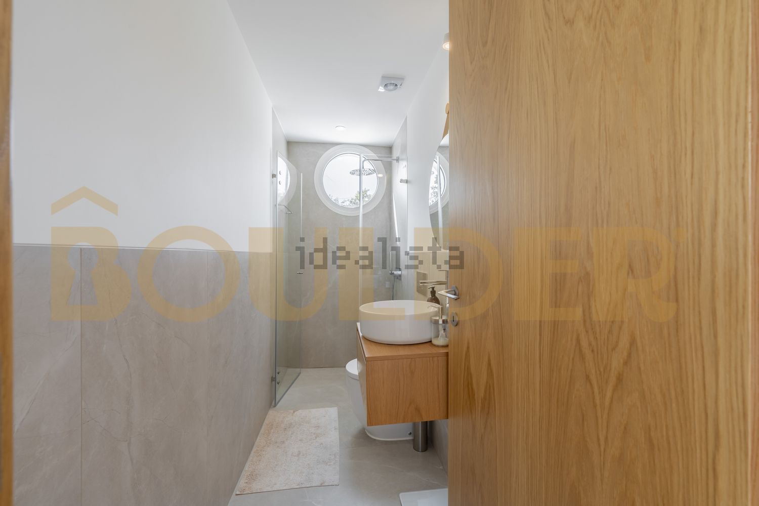 小楼房或独栋别墅出售在Rua Tinocos de Cima s/n - 卫生间