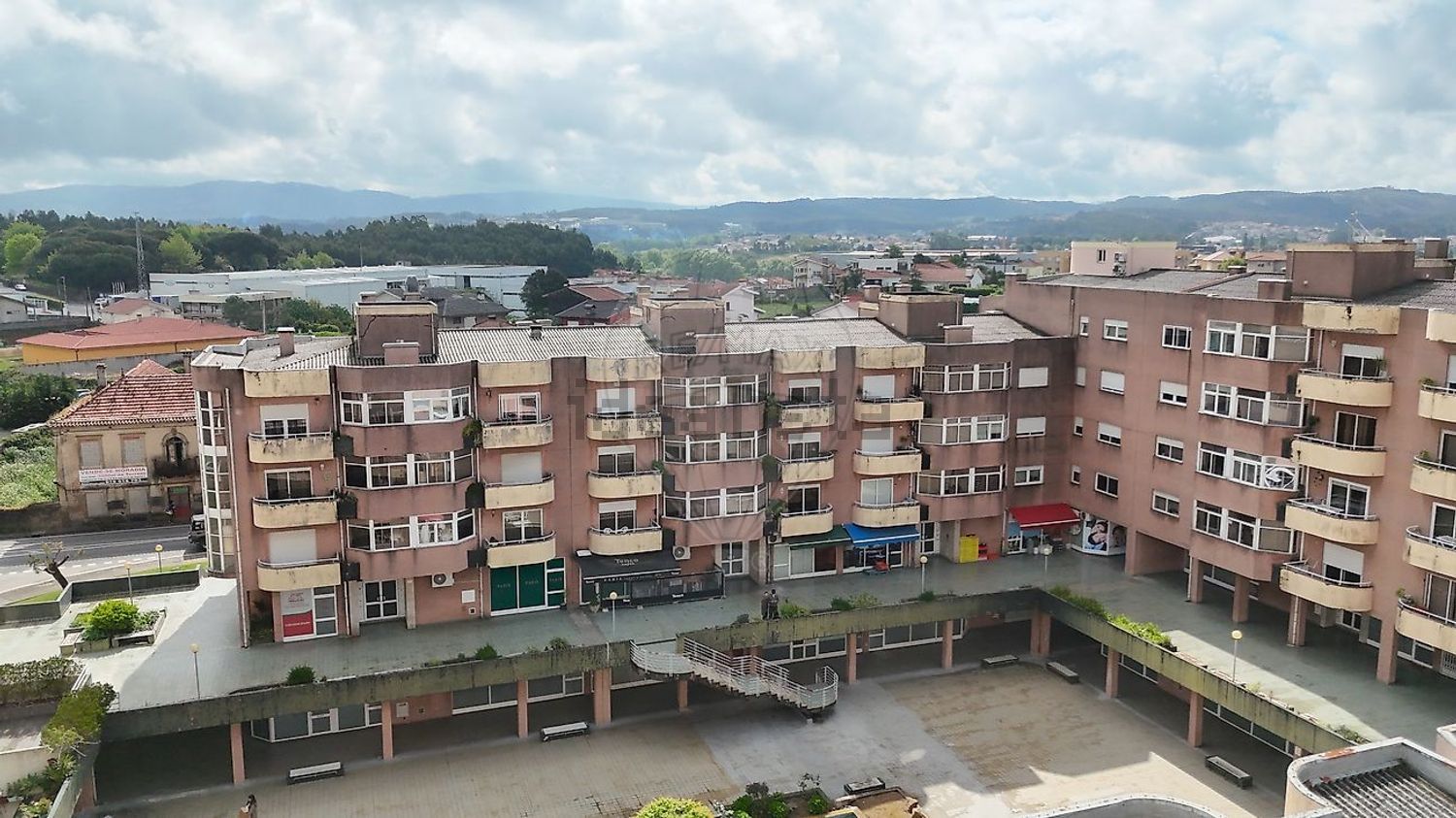 公寓 t3出售在Avenida Rio Veirão - 视线