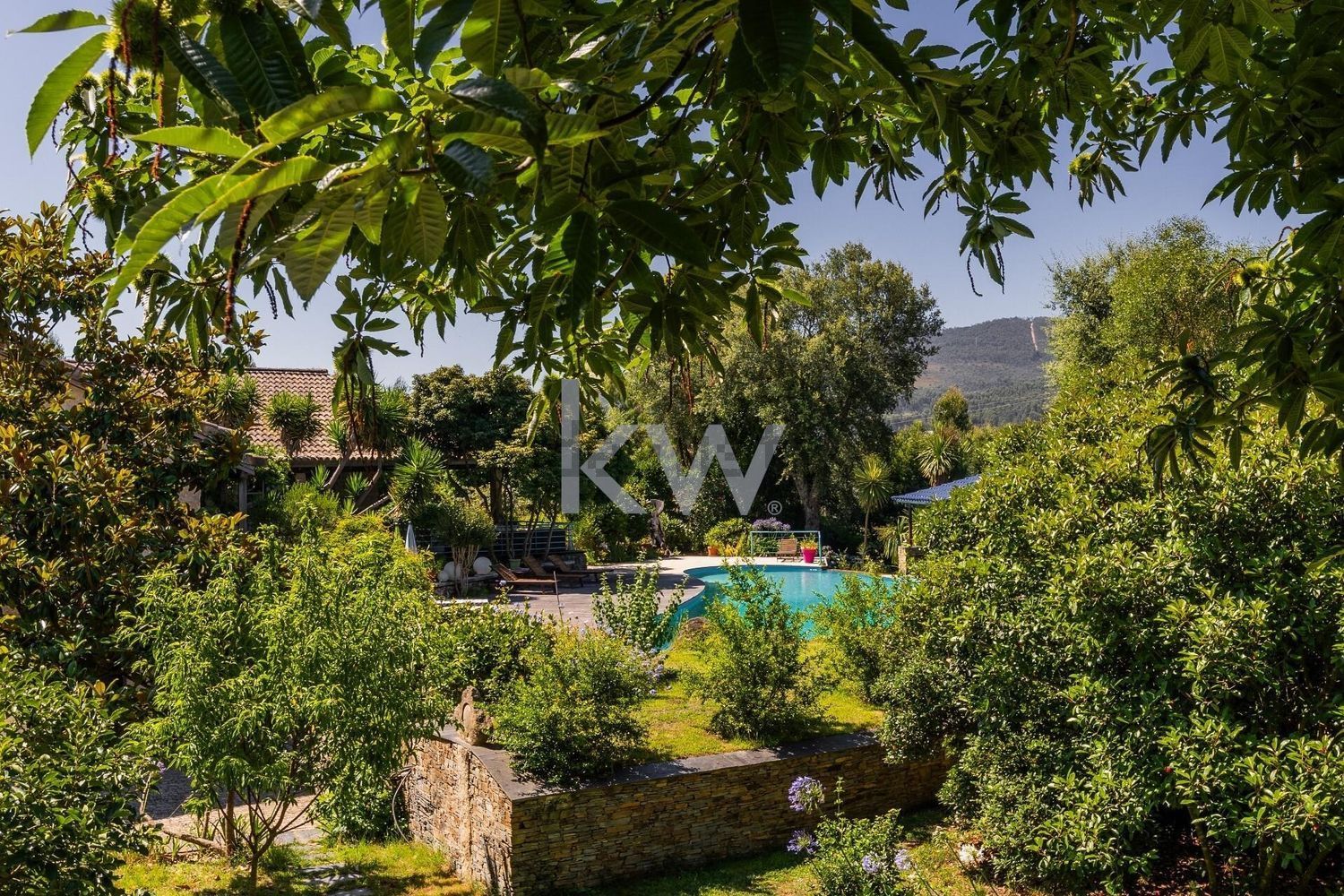 小楼房或别墅出售在Rua de Vale Lameiro, 4585 - 花园