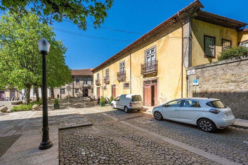 小楼房或独栋别墅出售在Rua de Santa Maria, 58