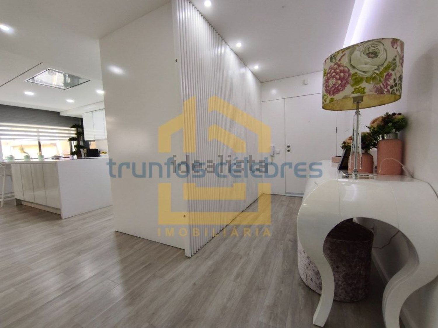 公寓 t3出售在Avenida dos Pescadores, 658 - 前厅