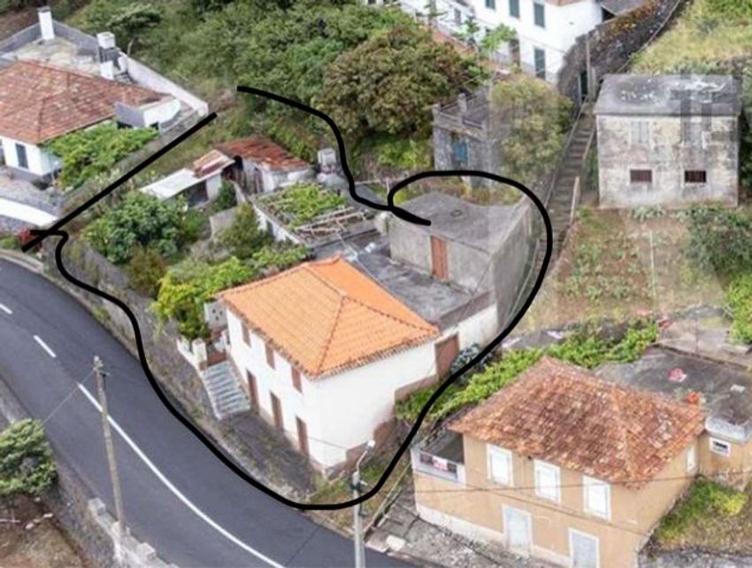 小楼房或独栋别墅出售在Estrada Dom Manuel I, 125