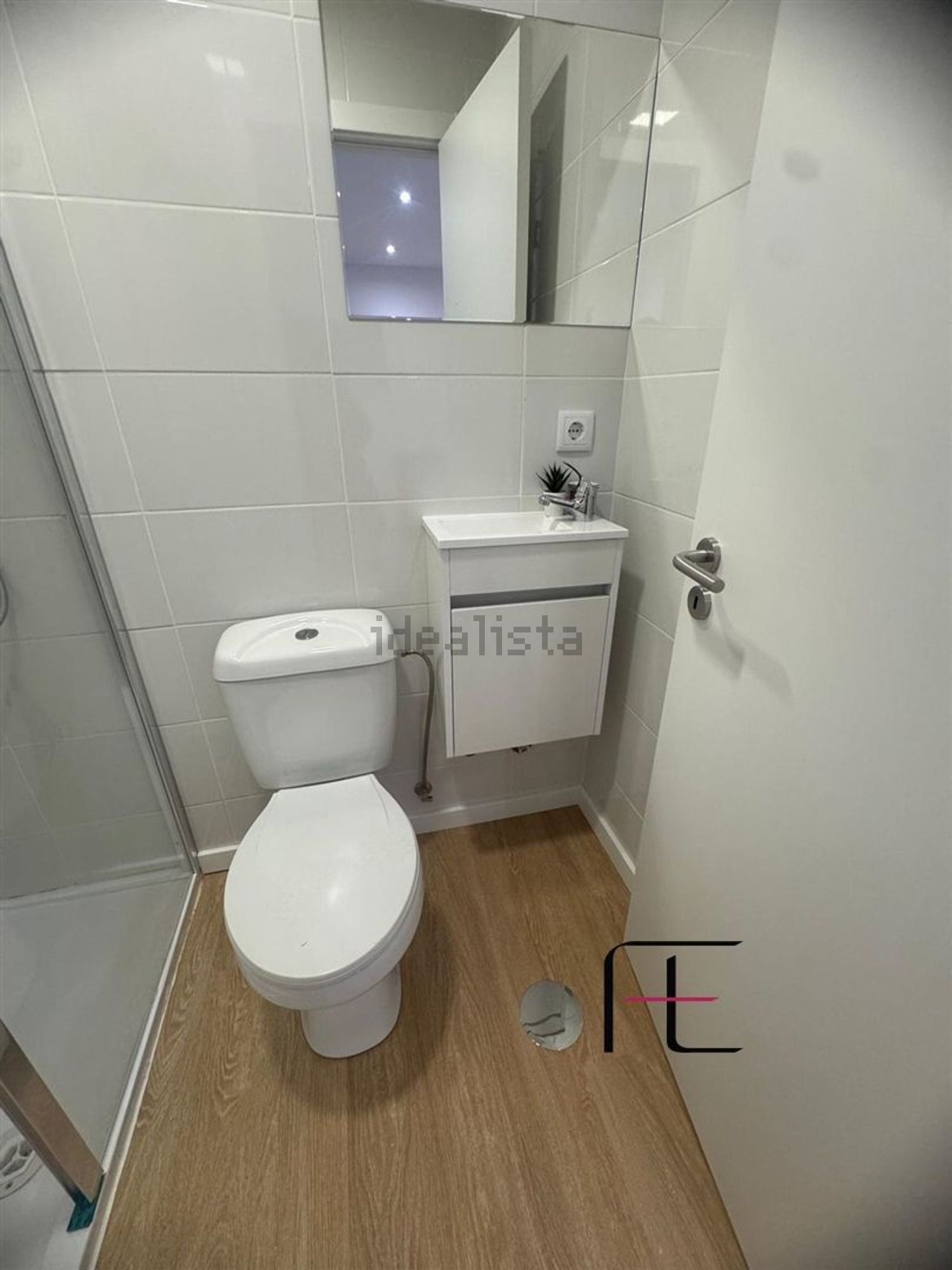 小楼房或独栋别墅出售在Rua Amoras - 卫生间